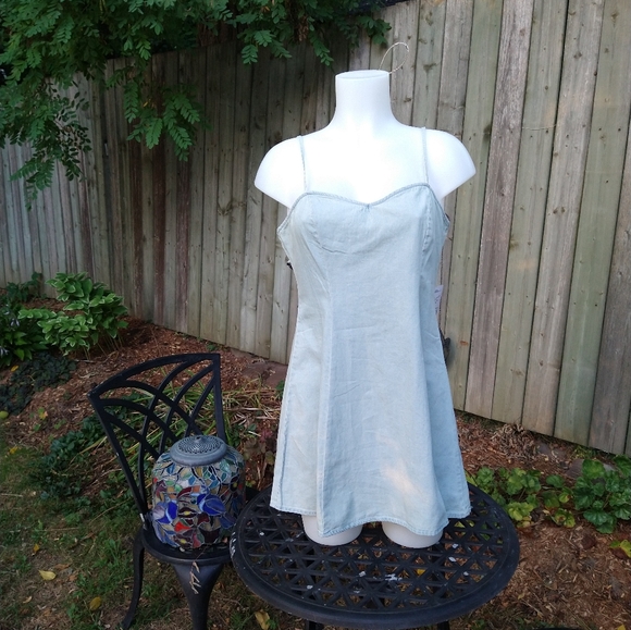 Size M light blue jean denim sun dress - Picture 4 of 15